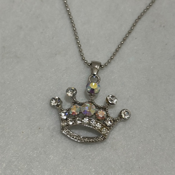 Princess crown silver rhinestone necklace - Picture 5 of 5